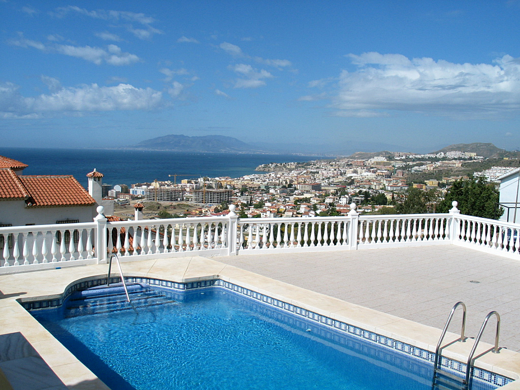 Chalet independiente en alquiler en Rincón de la Victoria